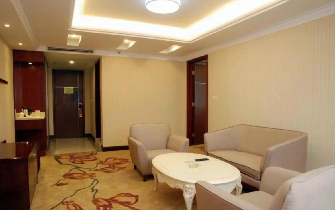 Vienna Hotel Dongguan Houjie Exhibition Center Bagian luar foto