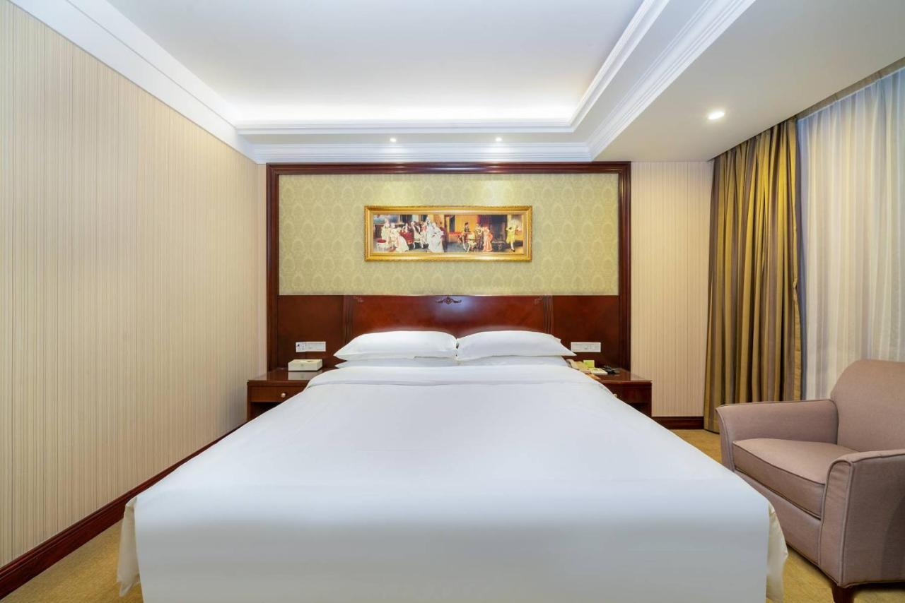 Vienna Hotel Dongguan Houjie Exhibition Center Bagian luar foto