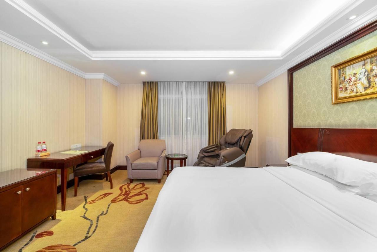 Vienna Hotel Dongguan Houjie Exhibition Center Bagian luar foto