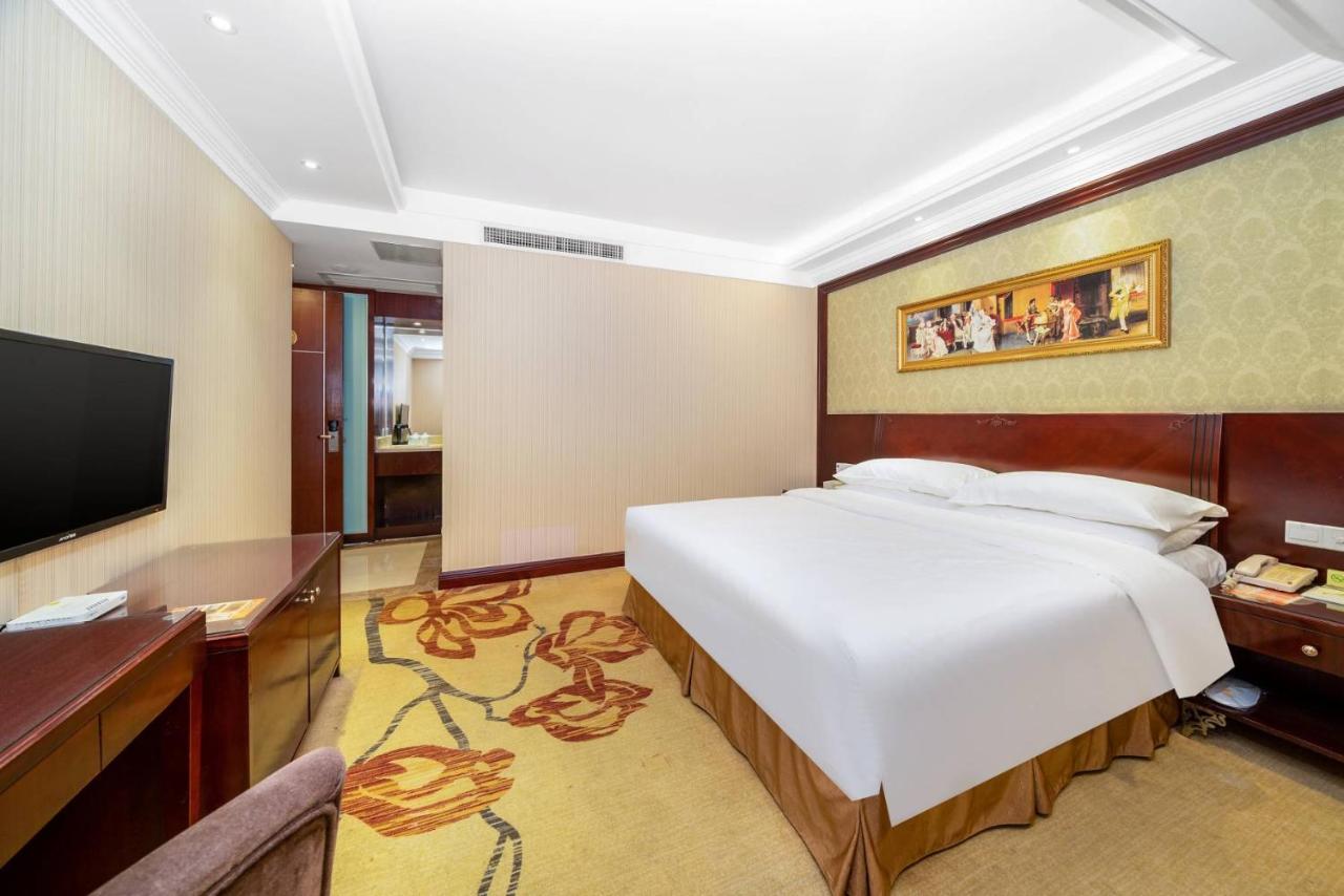 Vienna Hotel Dongguan Houjie Exhibition Center Bagian luar foto