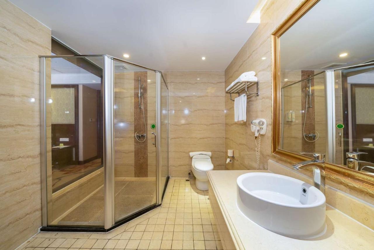 Vienna Hotel Dongguan Houjie Exhibition Center Bagian luar foto