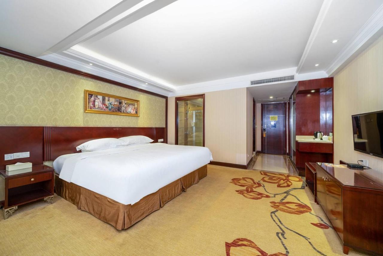 Vienna Hotel Dongguan Houjie Exhibition Center Bagian luar foto