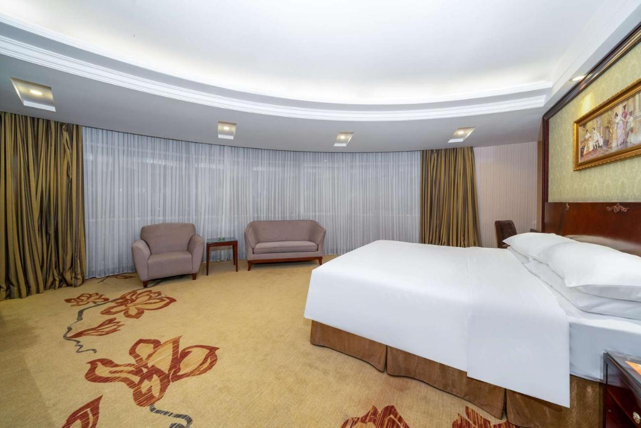 Vienna Hotel Dongguan Houjie Exhibition Center Bagian luar foto