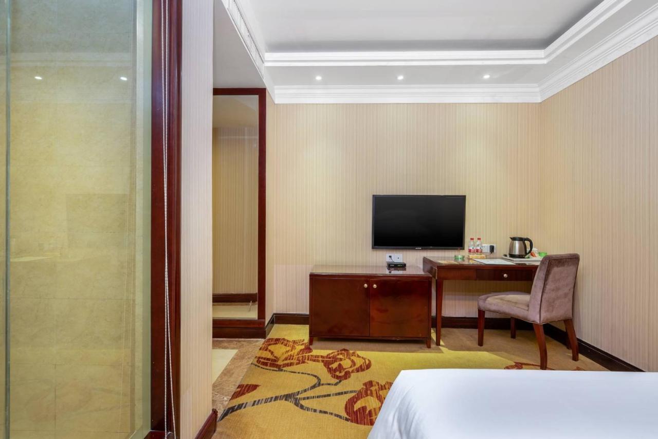 Vienna Hotel Dongguan Houjie Exhibition Center Bagian luar foto