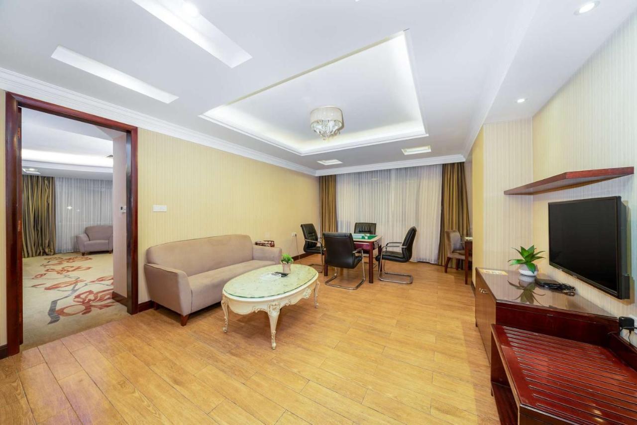 Vienna Hotel Dongguan Houjie Exhibition Center Bagian luar foto