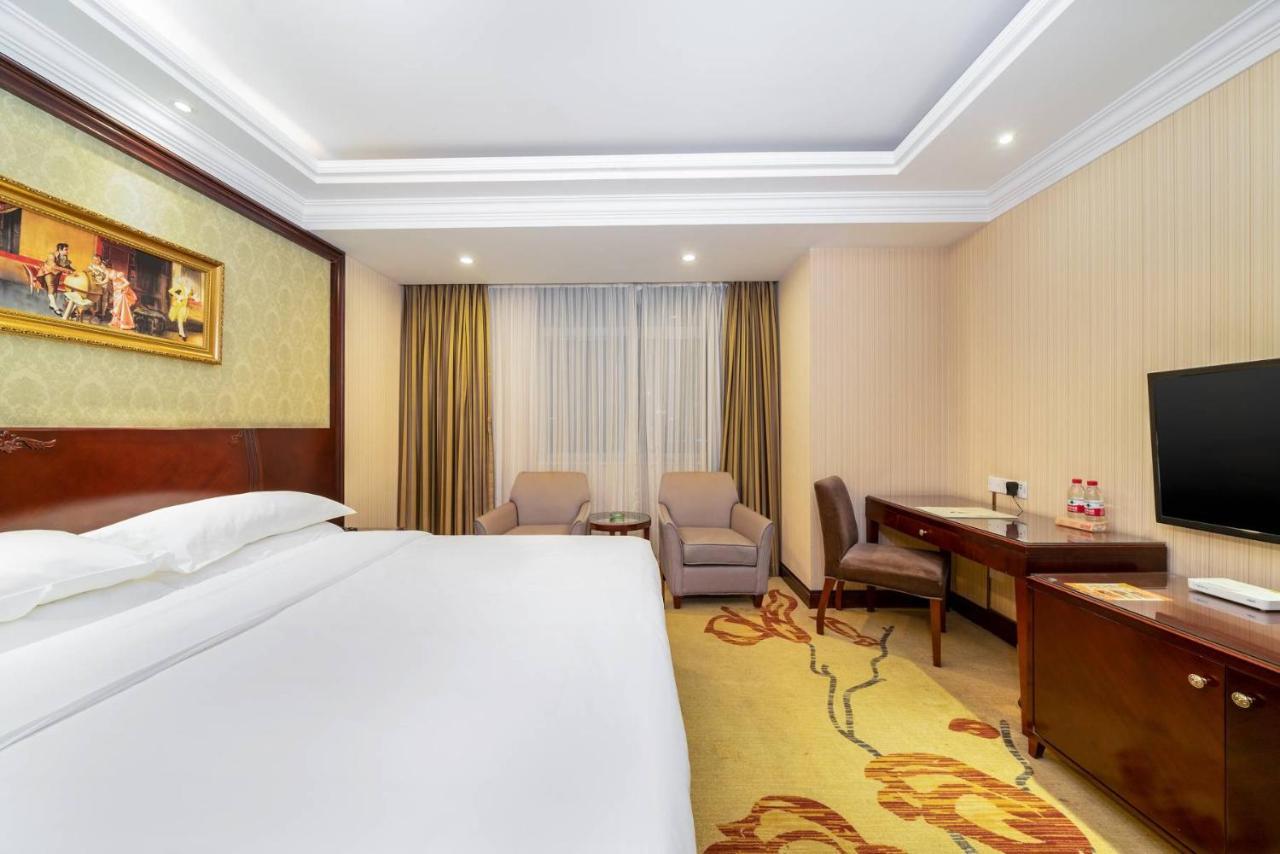 Vienna Hotel Dongguan Houjie Exhibition Center Bagian luar foto